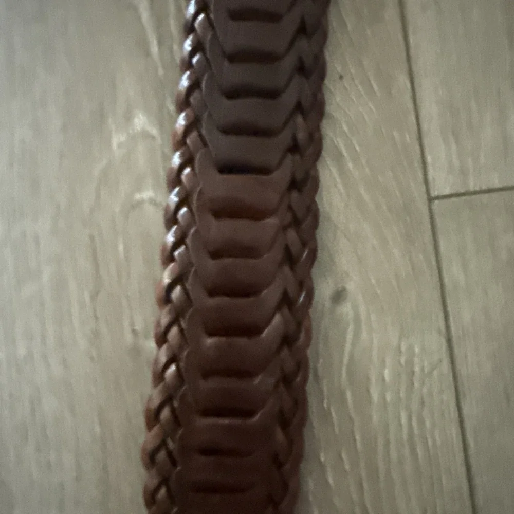Vintage Harolds Womens Belt Size M‎  Brown Braided Woven Leather Wide Italy 2.5